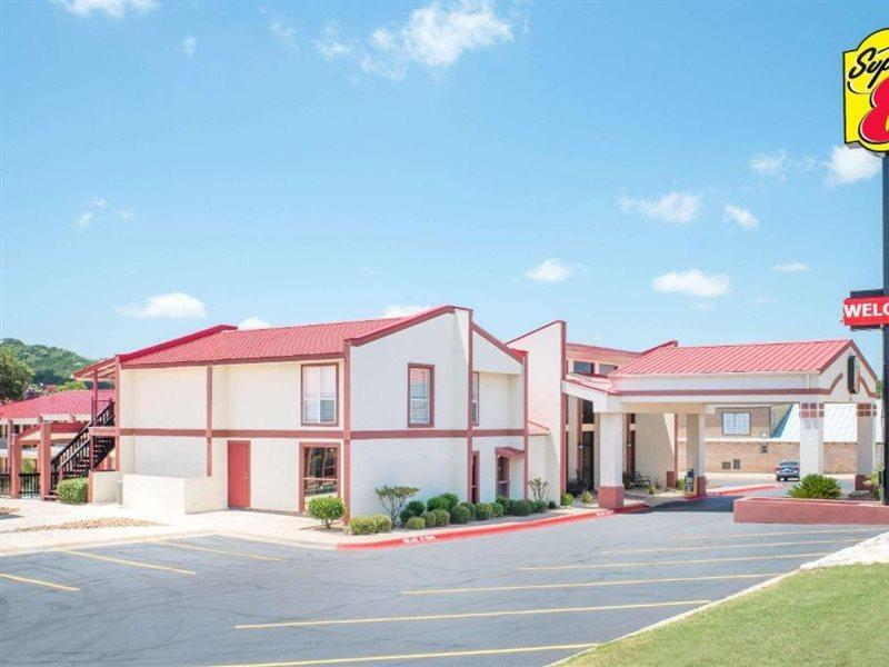 Super 8 By Wyndham Kerrville Tx Buitenkant foto