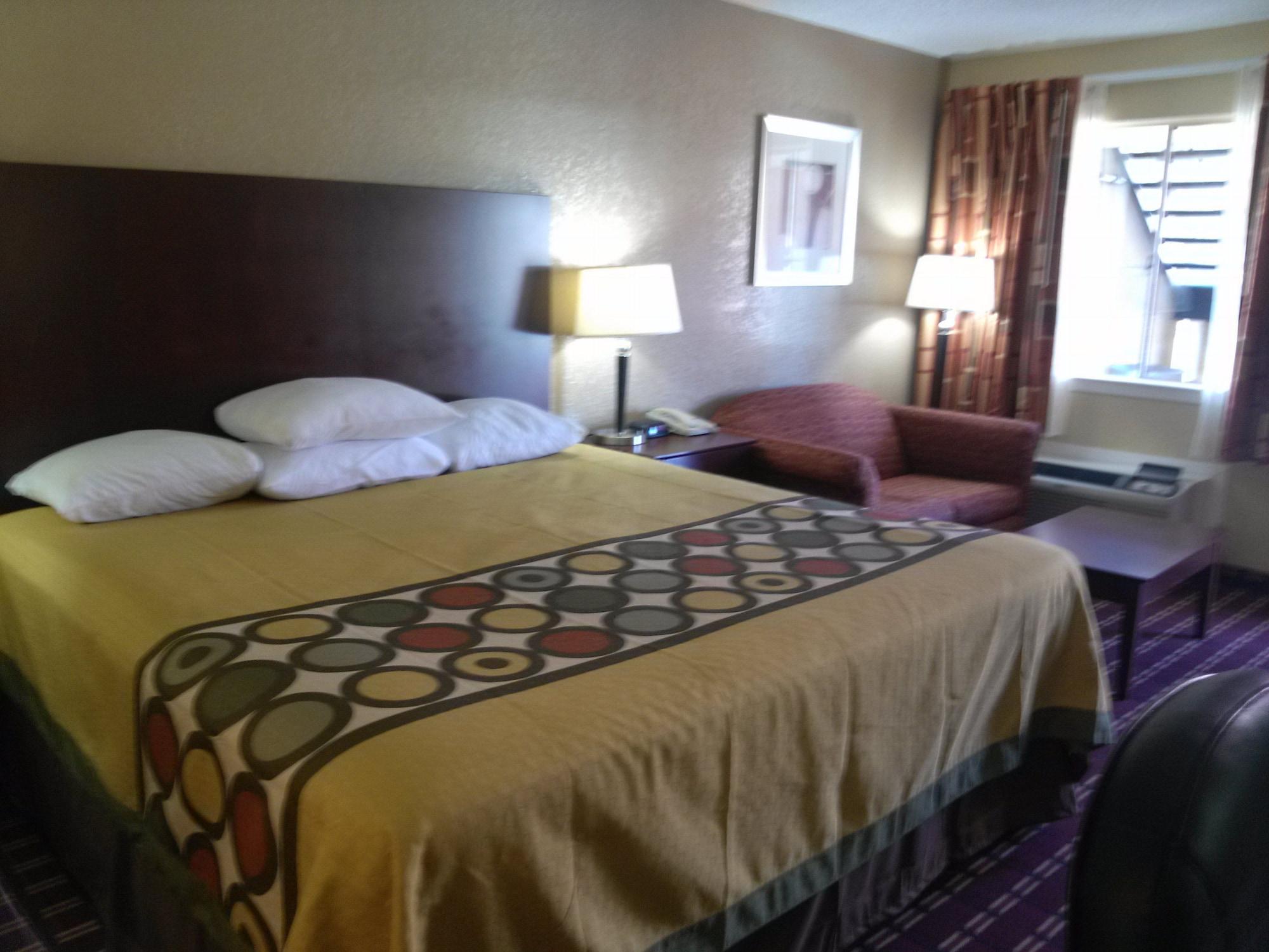 Super 8 By Wyndham Kerrville Tx Buitenkant foto