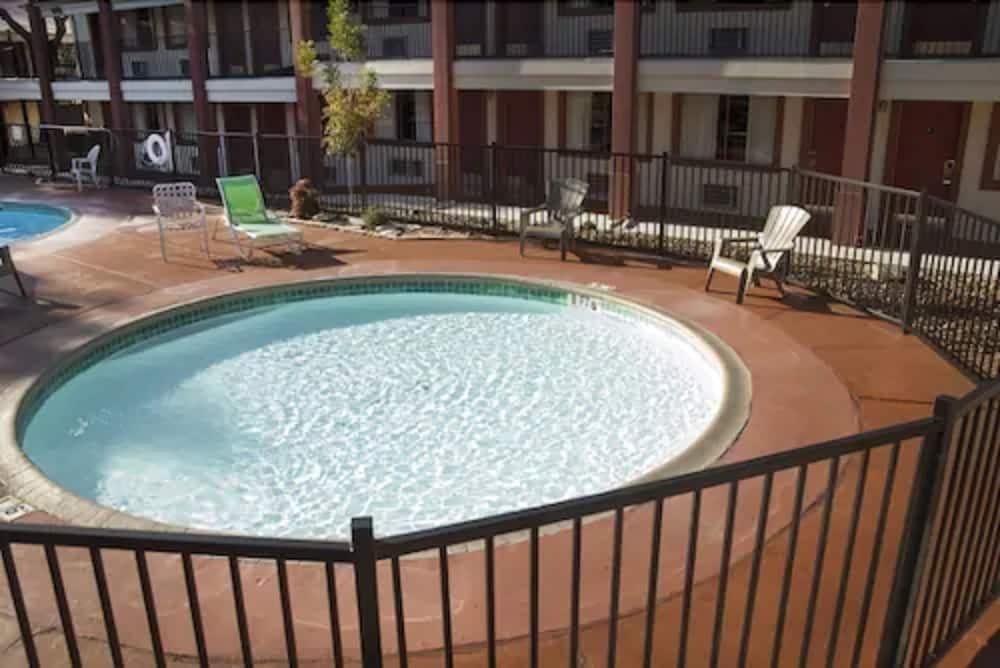 Super 8 By Wyndham Kerrville Tx Buitenkant foto