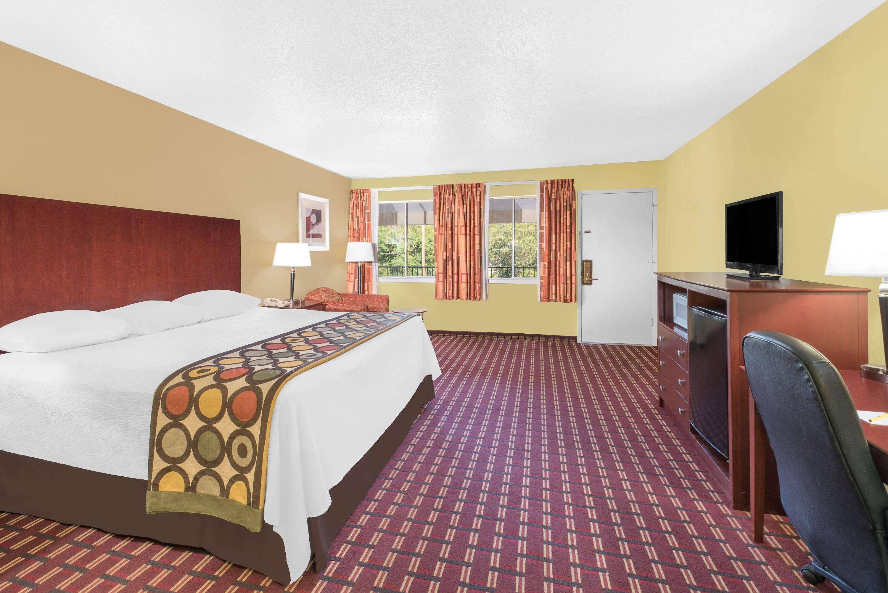 Super 8 By Wyndham Kerrville Tx Buitenkant foto